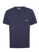 Remera RKF de algodón orgánico y sorona color azul melange, de manga corta y corte regular, con cuello redondo y bolsillo ojal en el pecho con detalle de bordado de pato.
