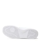 Championes urbanos New Balance de estilo court, totalmente blancos. Presentan un diseño minimalista con el logo 'N' en el lateral, cierre mediante cordones y suela de goma resistente.