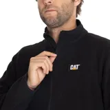 Campera polar de microfibra negra con cierre frontal y logo de Caterpillar bordado en el pecho.