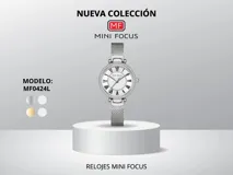 Reloj de pulsera Mini Focus modelo MF0424L, con caja plateada redonda con detalles de strass, dial blanco con números romanos y agujas plateadas, y malla metálica plateada.