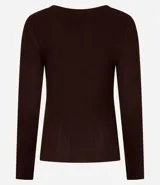 Suéter de punto acanalado color beige, con cuello redondo y mangas largas. Confeccionado en tejido tricot con textura suave y ajuste al cuerpo.