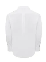 Camisa de vestir manga larga marca RKF, color blanco, con cuello abotonado (button-down) y bolsillo frontal con logo bordado al tono. Confeccionada en popelina con tecnología antiarrugas y repelente a líquidos.