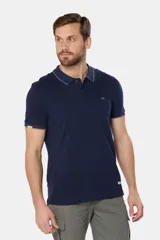 Remera polo de jersey de algodón, con cuello clásico, cierre frontal de botones y logo bordado en el pecho.