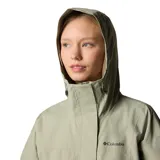 Campera impermeable larga Columbia, color verde claro, con capucha ajustable, cierre frontal con solapa protectora, cintura ajustable con cordón y bolsillos laterales con cierre.