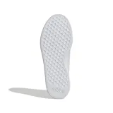 Championes Adidas Advantage Base 2.0 de dama, color rosa pálido con detalles iridiscentes en el talón y las tres tiras perforadas en los laterales.