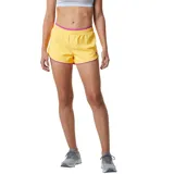 Short deportivo amarillo con ribete fucsia, de tiro medio y corte holgado. Confeccionado en tejido de poliéster con tecnología NB DRY de secado rápido.