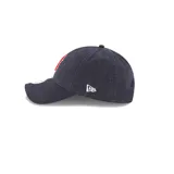 Gorro New Era 9Twenty color azul marino con logo bordado en rojo de los Boston Red Sox.