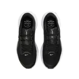 Championes de running Nike Downshifter 14, color negro con suela blanca y logo lateral en blanco.