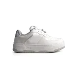 Championes deportivos de plataforma Via Marte modelo Kalea, color blanco con textura granulada y detalles en plateado en el talón. Presenta suela de goma robusta con el logo VM grabado en el lateral.