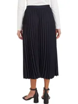 Falda midi plisada azul marino de poliéster reciclado, con cintura elástica con logo tonal de Tommy Hilfiger bordado y logo esmaltado en el bajo.