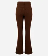 Pantalón boot cut de cintura alta color marrón, confeccionado en sarga de algodón acanalada con elastano.