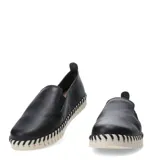 Zapatos Bottero modelo Asturias, color negro, tipo slip-on, confeccionados en cuero con elásticos laterales y suela de goma con diseño dentado.