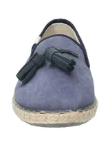 Alpargata tipo slip-on de algodón orgánico color azul navy, con detalle de borlas en el empeine y suela de yute trenzado con base de goma.