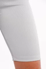 Calza biker negra de lycra acanalada con spandex.