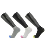 Pack de tres pares de zoquetes de algodón en colores gris, blanco y negro, con puntera y talón en contraste.