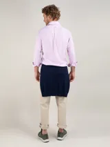 Camisa popelín celeste de manga larga con corte slim fit, cuello italiano y logo bordado en el pecho.