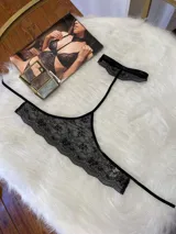 Collarín negro de encaje con cuello regulable. Accesorio sin bralette.
