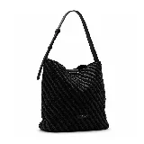 Cartera de hombro Korium modelo Alina, de diseño trenzado en color negro, con correa regulable y aplique metálico con el logo de la marca.
