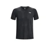 Remera de running Under Armour para hombre, color negro con diseño geométrico en relieve y logo de la marca en el pecho.