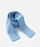 Vestido midi de la marca Ashua con parte superior de malla lisa en color blanco y falda de algodón con estampado de rayas verticales en azul y blanco. Posee mangas cortas, escote redondo y un lazo ajustable en la cintura.