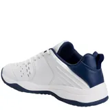 Championes deportivos Topper modelo Rod II, color blanco con detalles en azul marino. Presentan perforaciones en la puntera para mayor ventilación, cierre con cordones y suela de goma resistente.