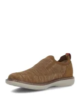 Zapatos slip on color marrón de tejido textil con refuerzo de cuero en el talón y suela gris clara.