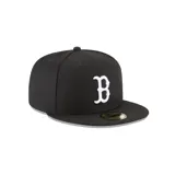 Gorro New Era 59Fifty negro con logo bordado de los Boston Red Sox en blanco.