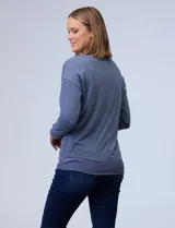 Remera negra de modal, marca French Laundry, con escote redondo y mangas largas.