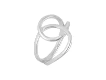 Anillo de plata 925 con diseño de aros entrelazados.
