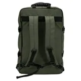 Mochila de diseño minimalista en color verde militar, con correas laterales ajustables, compartimento principal con cierre y bolsillo frontal. Incluye asa superior y correas acolchadas para llevar como mochila, con capacidad para laptop de hasta 16 pulgadas.
