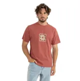 Remera Rhythm de manga corta, color terracota, con cuello redondo y diseño estampado en el centro del pecho.