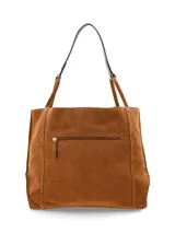 Cartera shopper amplia de gamuza color camel con costuras decorativas y asas de hombro de cuero a contratono.