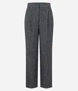 Pantalón de vestir gris con textura tweed, de corte recto, cintura alta con pliegues delanteros y bolsillos laterales.