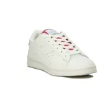 Championes Diadora modelo Set, de estilo urbano y diseño clásico en color blanco con detalles en fucsia en la lengüeta y cordones.