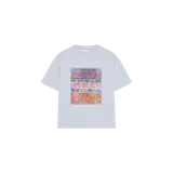 Remera oversize gris melange de manga corta y cuello redondo, con estampado gráfico frontal de estilo vintage tipo cartel publicitario con los textos "EMESTUDIOS", "ONLY GOOD VIBES ALLOWED", "JOIN OUR CREW?" y "CALL ME:".