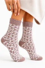 Media de caña media con diseño de tejido jacquard en tonos marrón y blanco, con puño elástico acanalado.