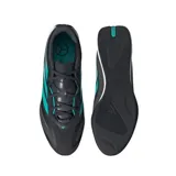 Championes urbanos Adidas Feroza, edición especial Mercedes AMG Petronas F1 Team. Diseño en color negro con las icónicas tres tiras en color turquesa y detalle de logo en el talón.