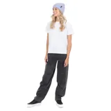 Pantalón cargo negro de denim con bolsillos laterales y traseros.