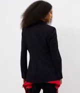 Blazer estructurado Blue Steel de punto roma con diseño de raya diplomática, mangas largas y cierre frontal con botones.