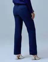 Pantalón de vestir negro, marca Zac & Rachel, con pretina con broches internos y cierre. Delantera y trasera con bolsillos.