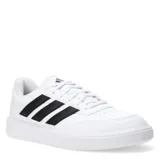 Championes urbanos Adidas modelo Courtblock para hombre, color blanco con las icónicas tres tiras laterales en negro. Confeccionados en material sintético imitación cuero con puntera perforada para mayor ventilación y suela de goma blanca.