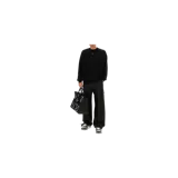 Buzo negro Off-White de cuello redondo, manga larga y calce holgado, con pequeño estampado tipográfico en el pecho y diseño gráfico en la espalda.