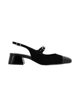 Zapato destalonado Beia de cuero y cuero charol color negro, con taco medio cuadrado, punta cuadrada y dos tiras finas con hebilla metálica sobre el empeine y el talón.