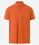 Remera polo de corte comfort, confeccionada en algodón peruano de alta calidad. Presenta cuello clásico con tapeta de botones y mangas cortas. Diseño liso y texturizado, ideal para un look casual y fresco.