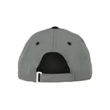 Gorra deportiva Diadora bicolor, con visera curva, logo bordado en el frente y ajuste trasero con hebilla metálica.