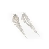Aros largos plateados con forma triangular y flecos de strass.