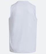 Musculosa deportiva masculina de corte regular, color blanco, con cuello redondo y recortes laterales.