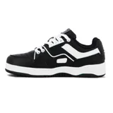 Championes urbanos Pony modelo M100 Low II, de diseño inspirado en el skate, con combinación de colores negro y blanco, cierre de cordones y suela de goma con relieve.