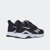 Championes de entrenamiento Reebok Nanoflex TR 2, color negro con detalles en blanco y gris. Presentan una capellada de malla transpirable con refuerzos sintéticos, forro textil y suela de goma diseñada para brindar estabilidad y amortiguación en actividades de alto impacto.