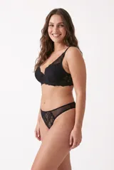 Colaless negra con diseño combinado de encaje floral en la parte delantera y tela translúcida en los laterales y la parte trasera.